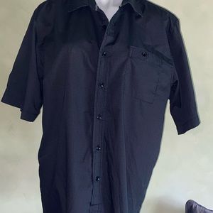 Men’s Short Sleeve Button Up Top